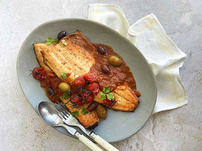 TROUT WITH SEMI-COOKED TOMATOES, GARLIC AND MEDITERRANEAN SPICES