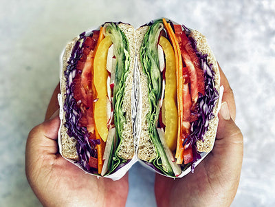 SANDWICH LÉGUMES ARC-EN-CIEL