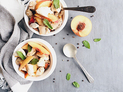 POULET GRILLÉ ET QUINOA, NECTARINES ET MENTHE