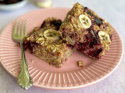 HONEYBERRY AND PEANUT BUTTER BREAKFAST BARS