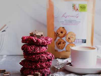 BISCUITS AUX BETTERAVES, CANNEBERGES ET CHOCOLAT
