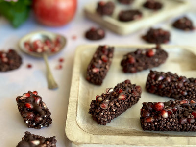 PUFFED QUINOA, CHOCO AND POMEGRANATE BITES