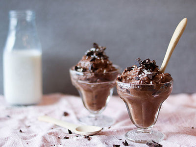 MOUSSE À L'AVOCAT, CHOCOLAT ET POIRE
