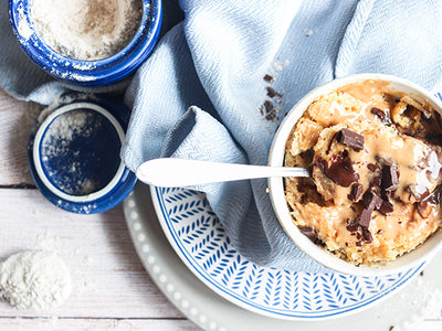 PEANUT BUTTER AND BANANA MUG CAKE