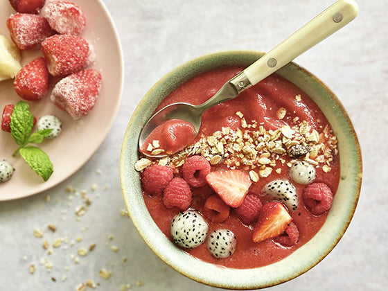 Recette : Bol de Smoothie Rouge à la Betterave | Isabelle Huot ...