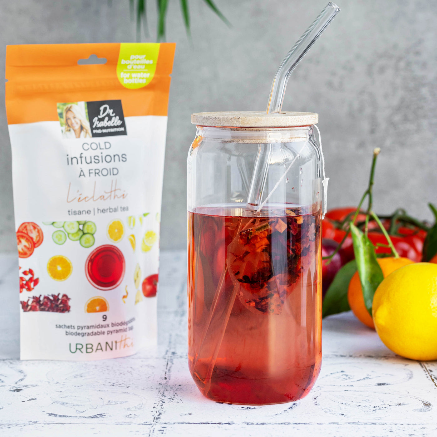 Une savoureuse infusion fruitée aux fruits et légumes variés. Aussi délicieuse servie froide que chaude, c'est un breuvage rafraichissant en été et réconfortant en hiver Cette infusion fruitée et colorée est sans sucre et sans théine. / A deliciously fruity infusion with a variety of fruits and vegetables. Equally delicious served hot or cold, it's refreshing in summer and comforting in winter. This colorful, fruity infusion is sugar-free and caffeine-free. 